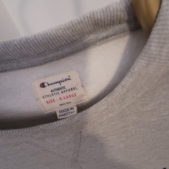 Champion sweatshirt - Picture 5 of 6
